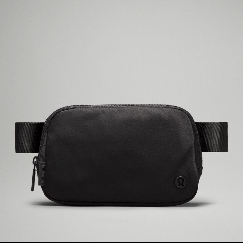 Black Lululemon Belt Bag
